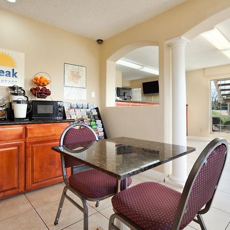 Days Inn By Wyndham Turlock Kültér fotó